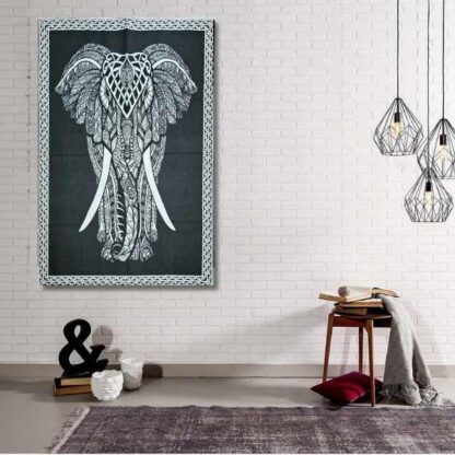 Tapiz hindu elefante frente blanco y negro